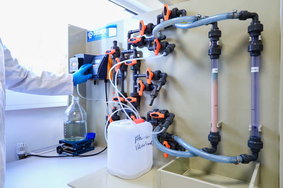 Labor-Ionenaustauscher-Testanlage-fuer-Aufstrom-und-Abstromverfahren-1