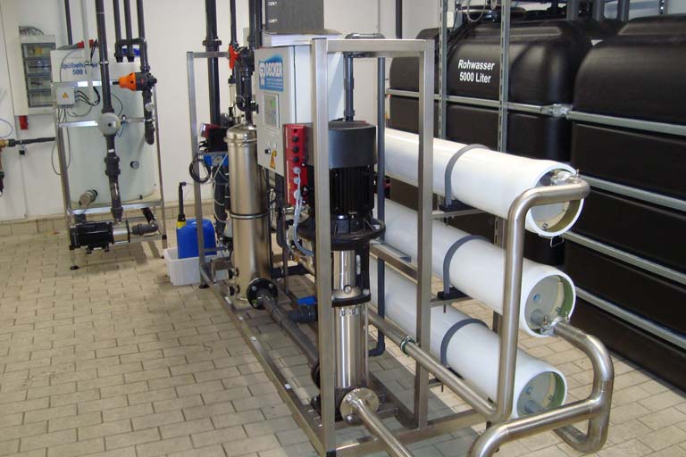 Umkehrosmoseanlage-10000-vor-Ort